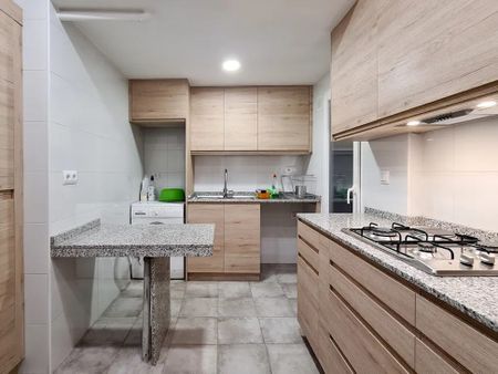 Calle de Castellón, Valencia, Valencian Community 46004 - Photo 2