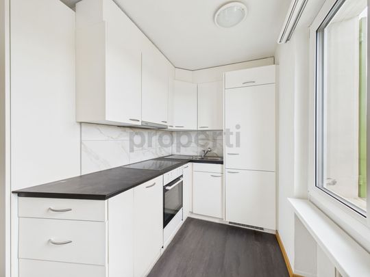 Exklusives Wohnen in Arbon: Helle 3-Zimmer Wohnung mit Balkon und Parkplatz - Photo 1