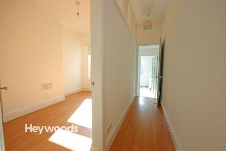 2 bed terraced house to rent in Stubbs Gate, Newcastle, ST5 - Photo 2