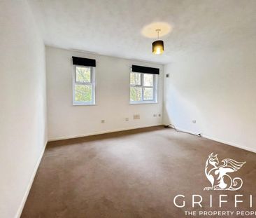 Kiln Way, Badgers Dene, Grays, RM17 - Photo 3