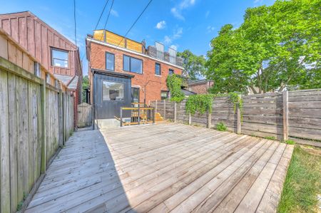 For Lease - 431 Roxton Road, Toronto, Ontario - Photo 4