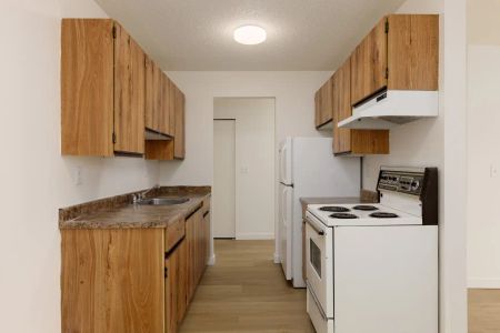 The Woodway — 1 Bedroom - Photo 3