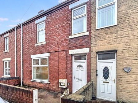 2 bed terraced house to rent in NE64 - Photo 3