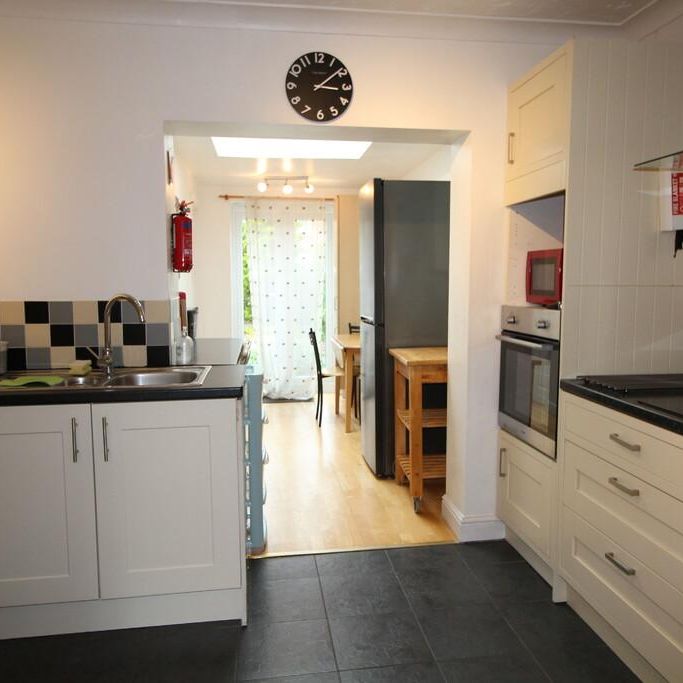 4 bedroom semi-detached house to rent - Photo 1