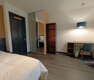 4 bedroom terraced house to rent - Photo 5
