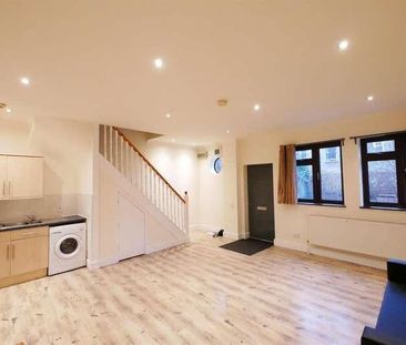 The Mews, Turnpike Lane, London, N8 - Photo 3