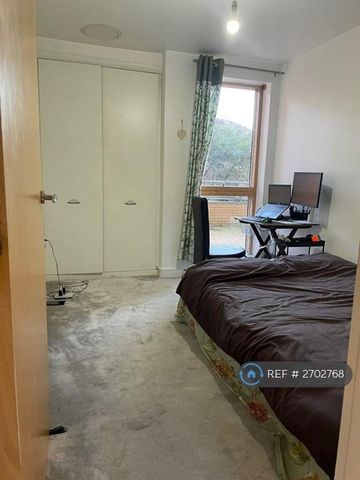 2 bedroom flat to rent - Photo 3