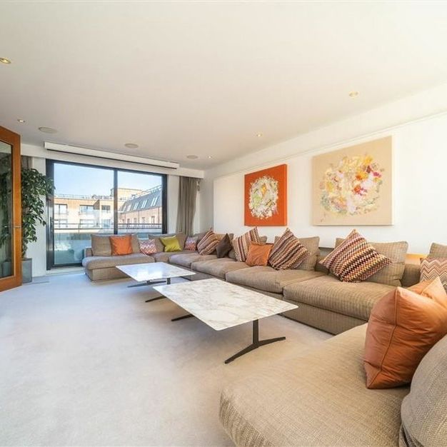 Cromwell Road - Photo 1