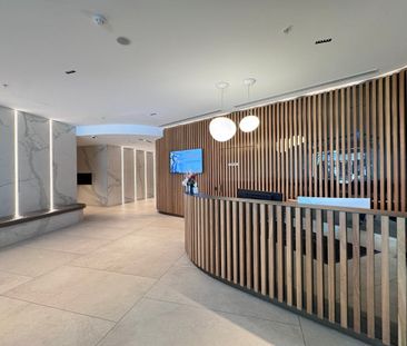 Resort-style partially furnished modern apartment - Photo 4