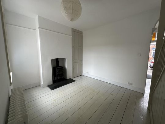 2 bedroom terraced house to rent - Photo 1