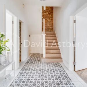 Alexandra Park Road, Muswell Hill, London, N10 - Photo 2