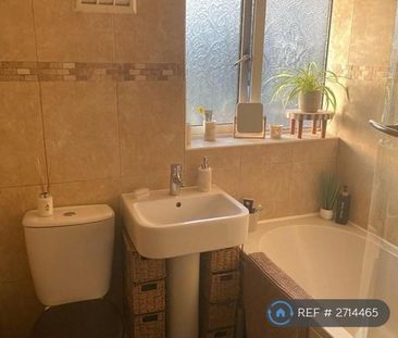 4 bedroom terraced house to rent - Photo 4