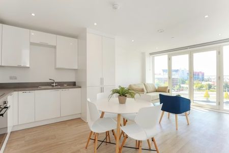 3 bedroom apartment - Photo 2