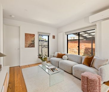 Upscale Contemporary Living in a Prime Reservoir Locale - Photo 3