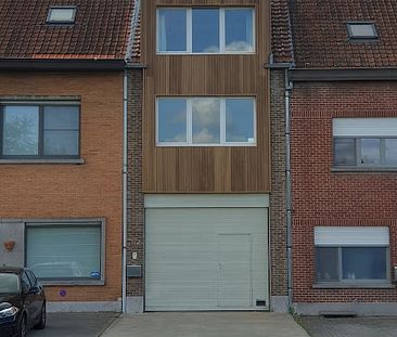 Ruime vernieuwde rijwoning met grote hobbyruimte - Foto 1