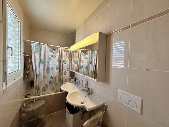 Beautiful apartment on the 3rd floor just a stone's throw from the lake! - Photo 1