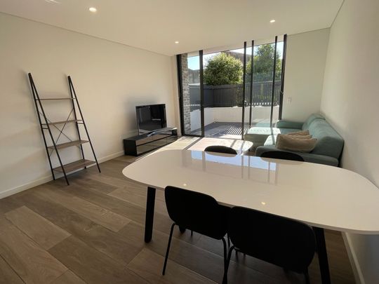 Split level furnished apartment in the heart of Rosebery - Photo 1