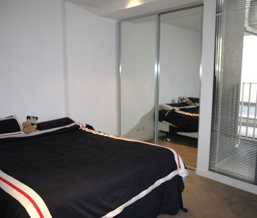 PERFECTLY LOCATED ONE BEDROOM APARTMENT ON ACLAND STREET! - Photo 4
