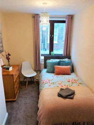 1 bedroom in a house share to rent - Photo 1