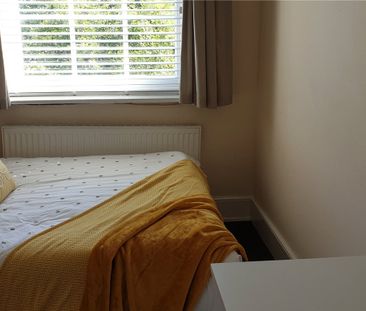 4 bedroom apartment to rent - Photo 5