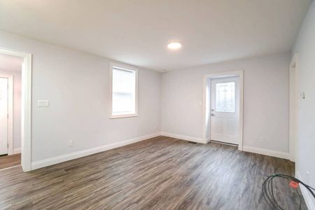 For Lease - 865 Simcoe Street Unit# Unit 2, Oshawa, Ontario - Photo 2
