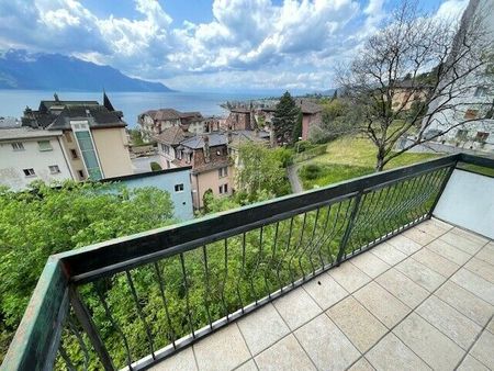 Charming 4-room apartment in a small house - Photo 2