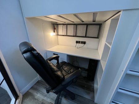 Studio Flat, Banff Road, M14 - Photo 2