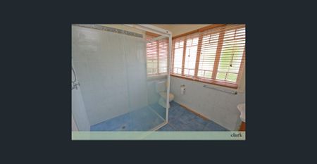 Large Family Home - Close to All Amenities - Photo 5