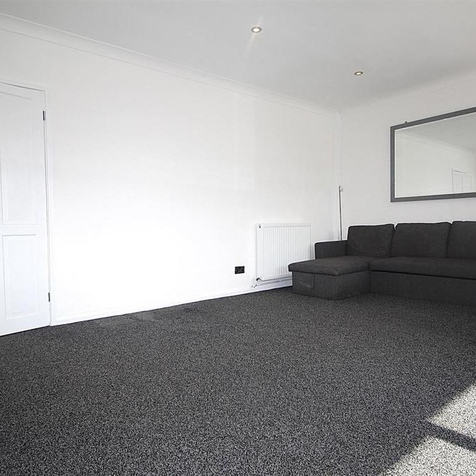 2 bedroom maisonette to rent - Photo 1