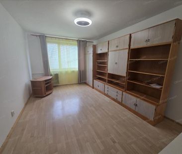 Kiadó jó állapotú panel lakás - Budapest XV. kerület - Fotó 1