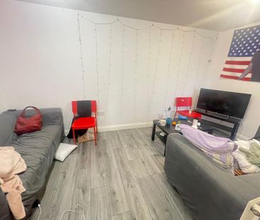 4 bedroom townhouse to rent - Photo 2