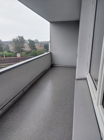 3-Raum-Wohnung in Duisburg-Duissern mit Balkon - Foto 2