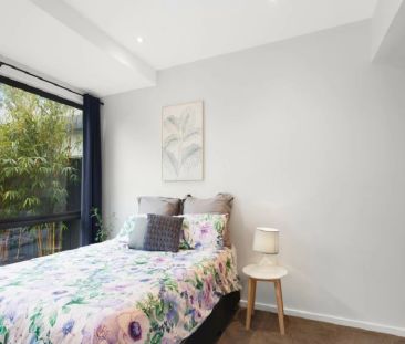 Townhouse with Large Balcony Plus Courtyard - Photo 2