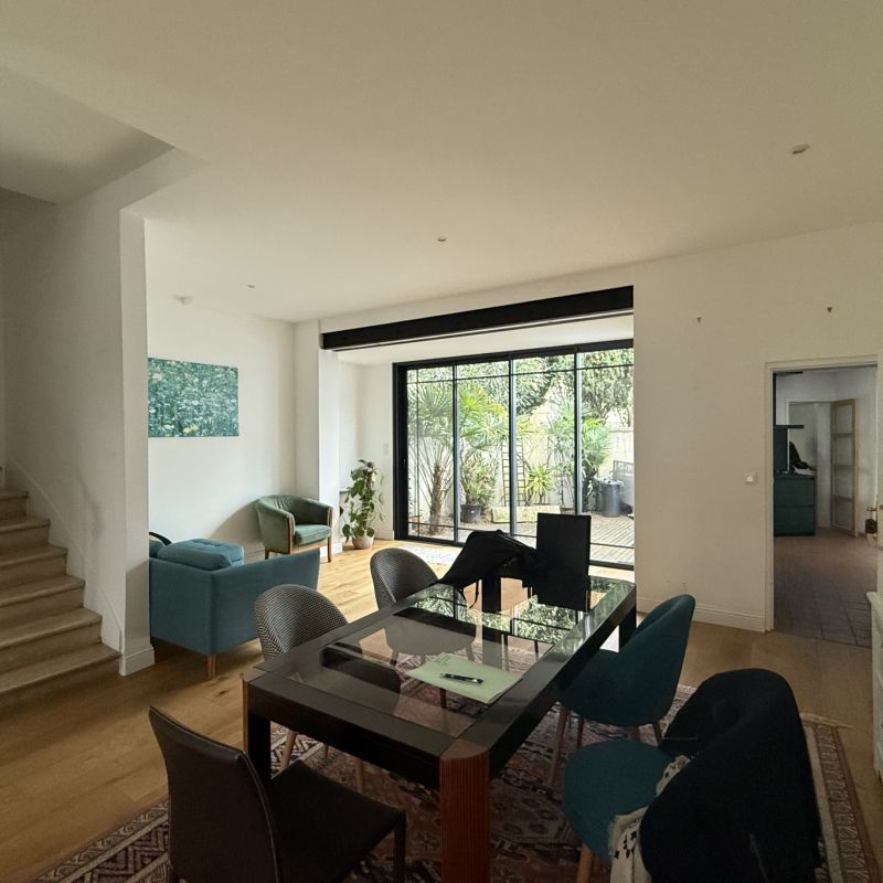 A louer en bail meublé - maison 3 chambres avec jardin / ter - Photo 1