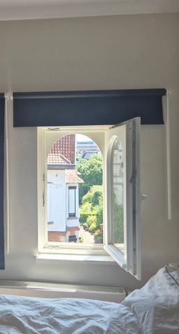 Exceptionally charming, RENOVATED house in a quiet street - Photo 3