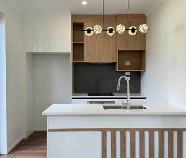 Brand New, Duplex Townhouse – Prime Henderson ... - Photo 5