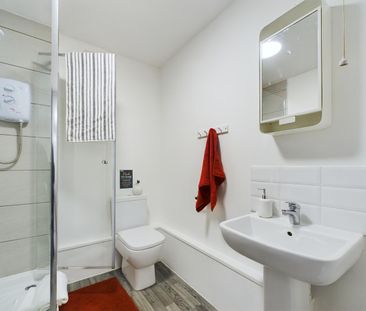 Room in a Shared House, Seaford Road, M6 - Photo 5