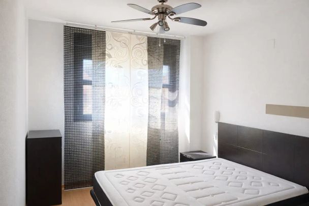 Piso de alquiler en Calle Madres de la Plaza de Mayo, N 6, Urbanizaciones - Photo 1