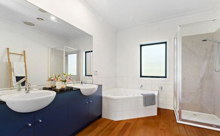 BRIGHTON BEAUTY JUST LISTED! - Photo 5