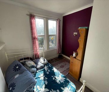 Bedroom Apartment - First Floor - Central Luton - Crescent Rise, LU2 - Photo 3