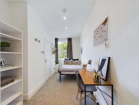 1 bedroom in a house share to rent - Photo 4