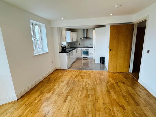 2 bedroom flat to rent - Photo 1