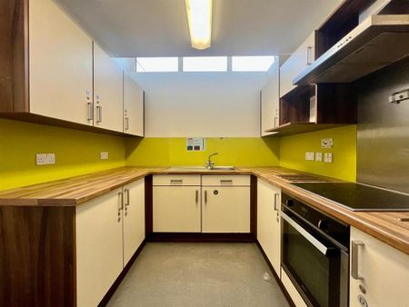 5 bedroom flat to rent - Photo 3