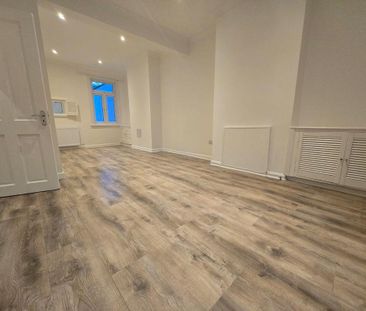 4 bedroom terraced house to rent - Photo 1