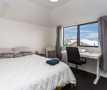 Pet friendly renovated townhouse! - Photo 5