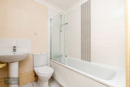 2 bed flat to rent in Warrior Square, St Leonards-on-Sea - Photo 4