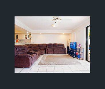 Two Storey Townhouse in Secure Complex - Sanctuary Gardens. - Photo 1