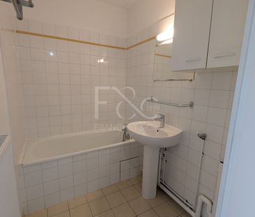 T3 rénové de 67 m² - rue Professeur Rollet 69008 LYON - Photo 3