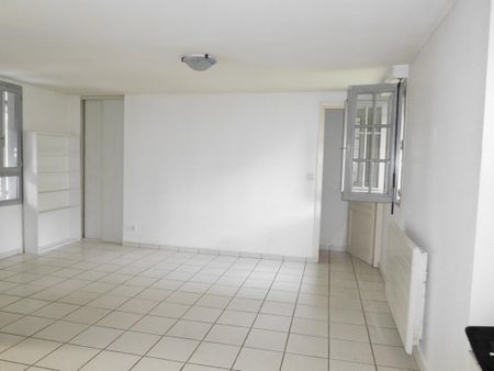 Location Appartement 2 pièces 35m² LA MOTTE SERVOLEX 73290 - Photo 2