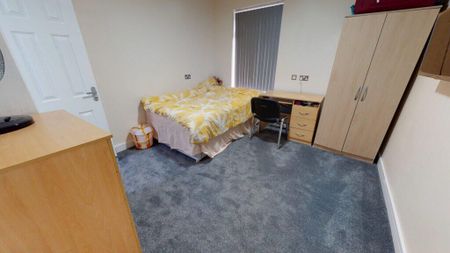 3 bedroom ground floor maisonette to rent - Photo 2